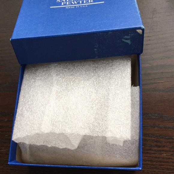 Laine et Lespere silver color pewter jewelry case - Picture 6 of 7